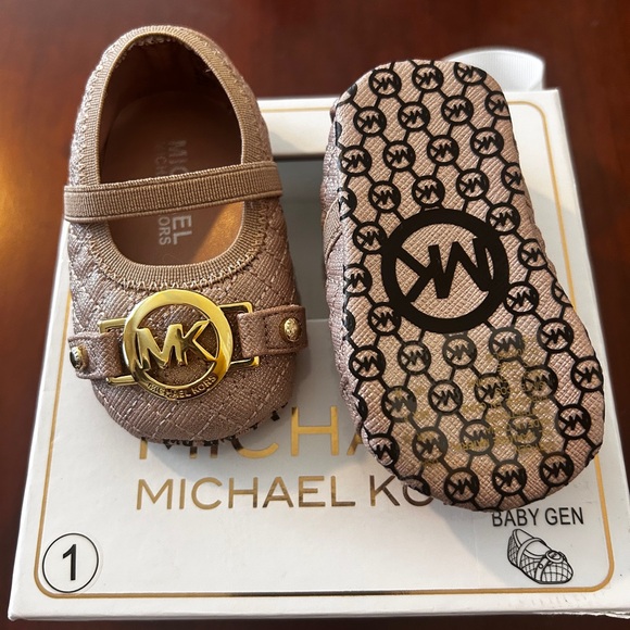 Michael Kors baby Gen Rose Gold size 1 month - Picture 3 of 3